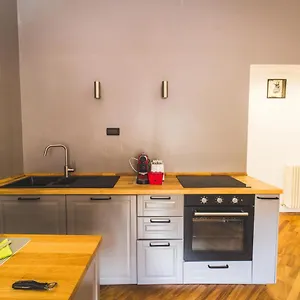Getthekey S.felice Apartment