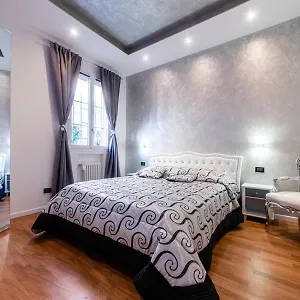 Apartment Fashion Silver, Bologna