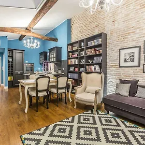 Delightful Carbonesi || The Place Bo Apartment