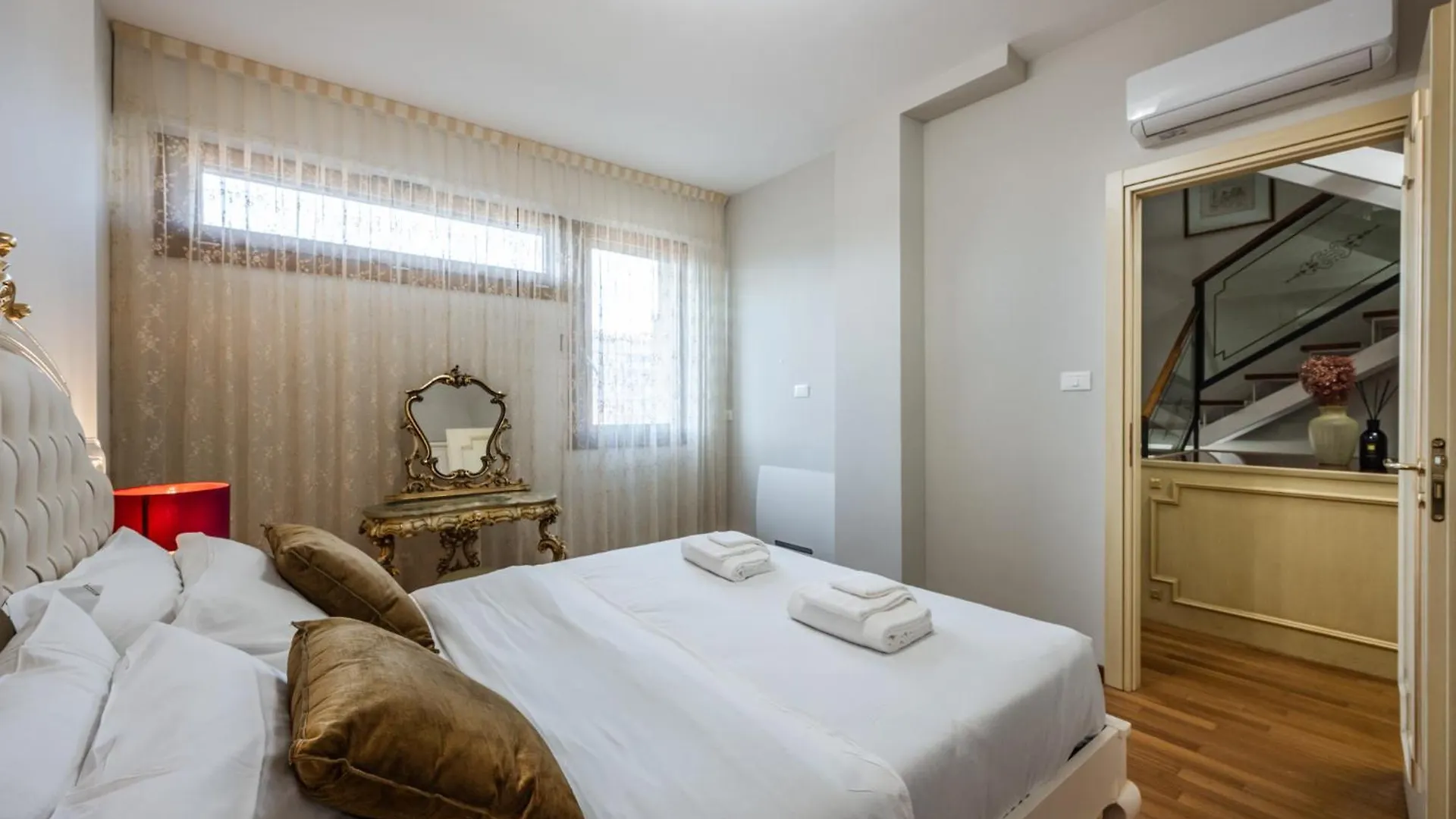 Ab Plus - Via Riva Di Reno 29 ボローニャ